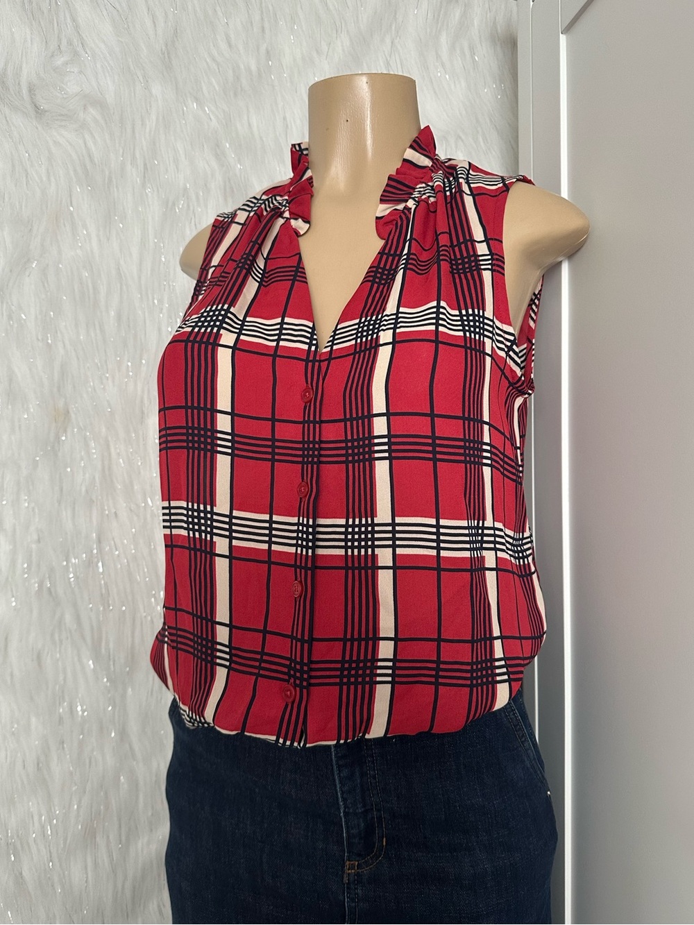 Banana Republic Red Plaid Sleeveless Button-Front Blouse